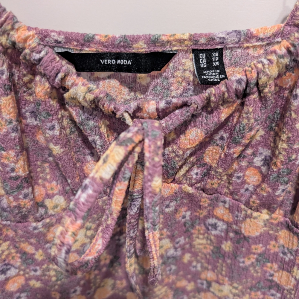 Vero Moda Floral Textured Top - Picture 2 of 2